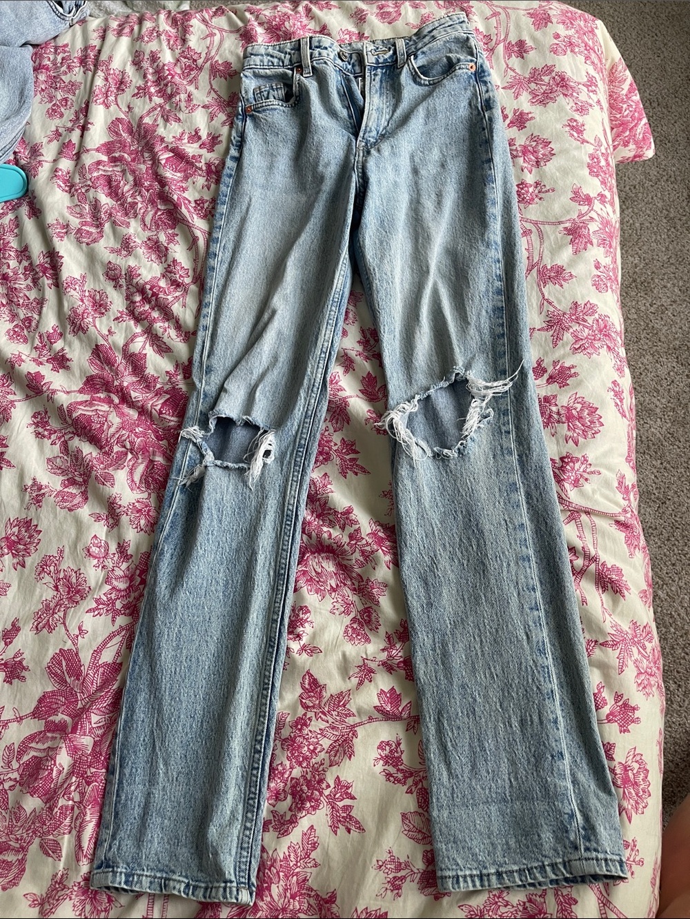 H&M Light Blue Straight Leg Jeans with Knee Rips